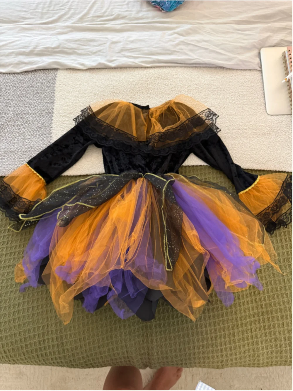 Girls Hallow's Eve Halloween Costume Black Orange Purple kids Size small 5/6